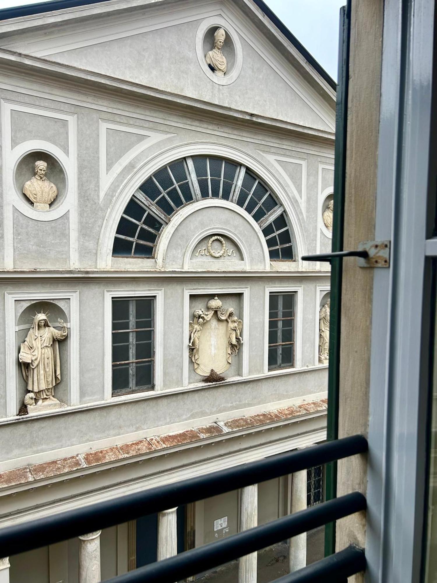 Porta Torre Como Apartment - By Relais Di Giada Экстерьер фото